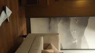 【小优的榨汁机】，诱惑小嫂子出轨，家中沙发上做爱，前凸后翘喷鼻血
